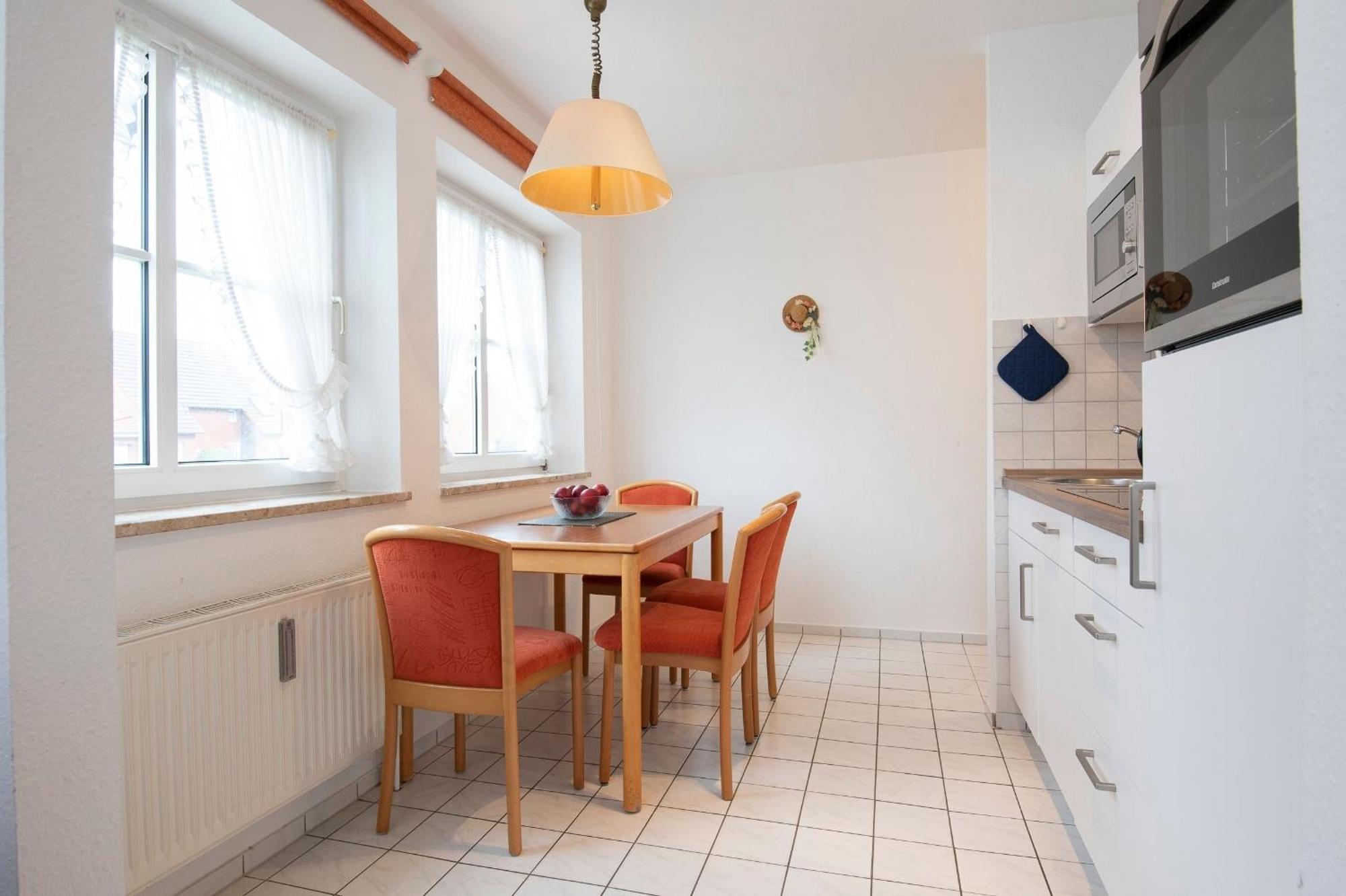 Ferienwohnung Ostseebutt Mit Terrasse Im Kaiserhof 2 Kellenhusen Bagian luar foto