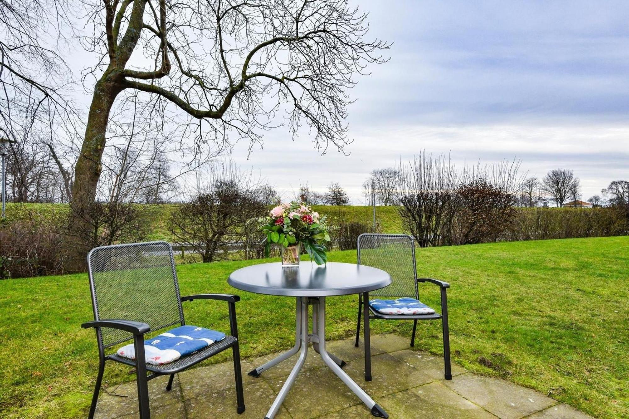 Ferienwohnung Ostseebutt Mit Terrasse Im Kaiserhof 2 Kellenhusen Bagian luar foto